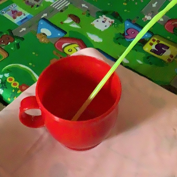 Cup with a straw - Picture 1 of 1